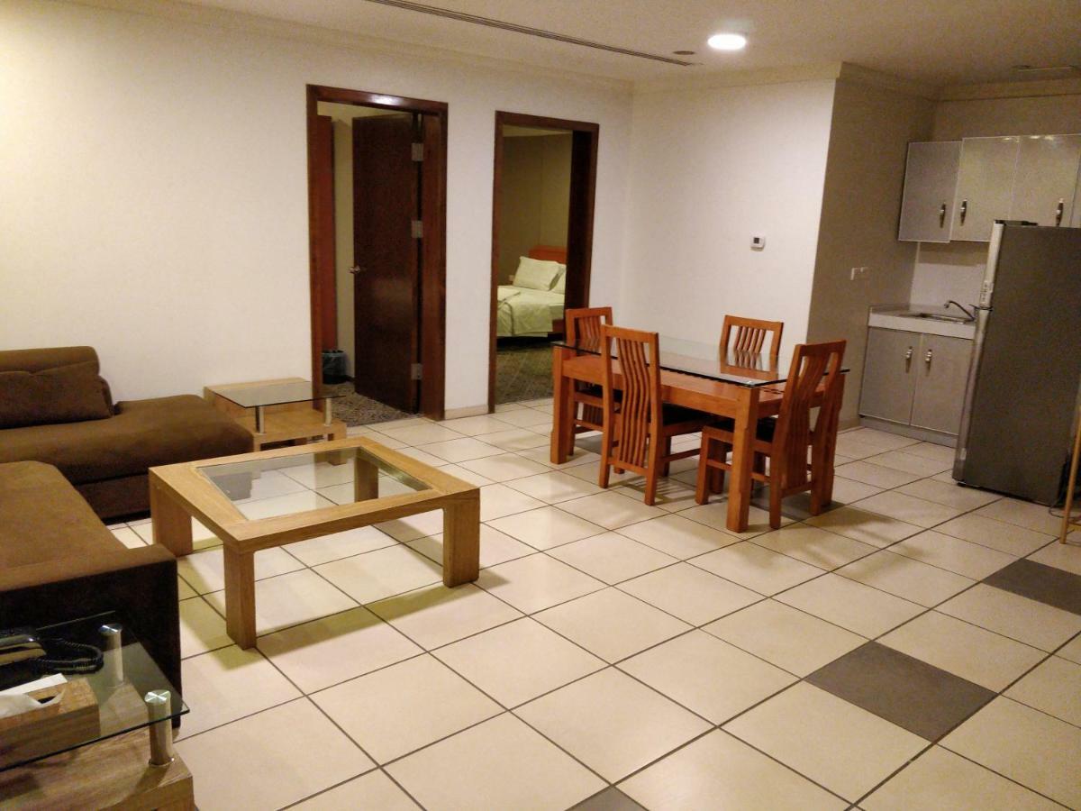 Tanal Serviced Apartments Эль-Хубар Экстерьер фото
